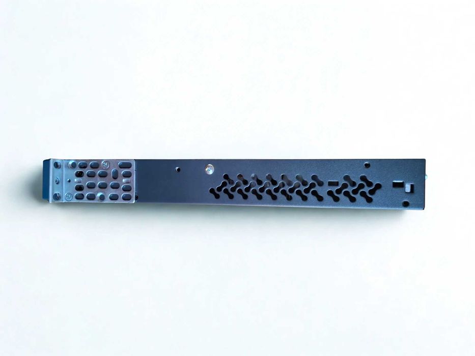 Cisco WS-C2960S-48FPS-L | 48x GbE com PoE+ 740W e 4x SFP