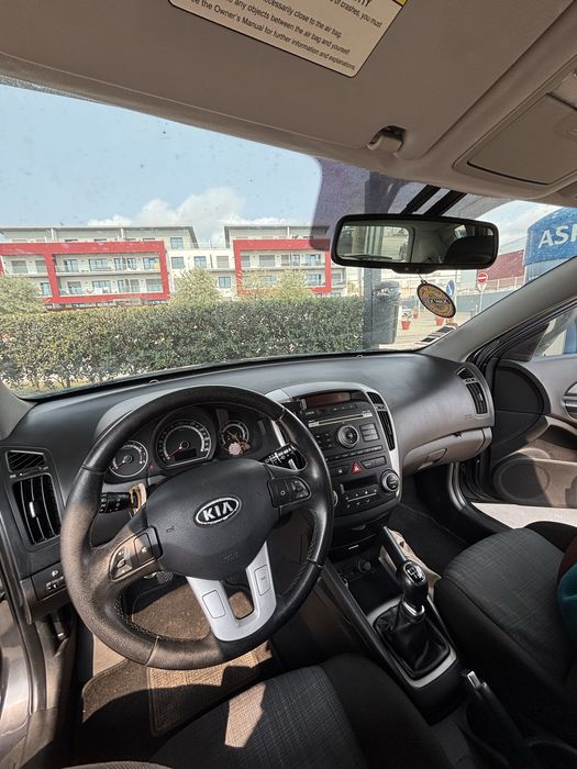 Vendo Kia Ceed 1.4 Gasolina 144mil Km Usado — photo 4