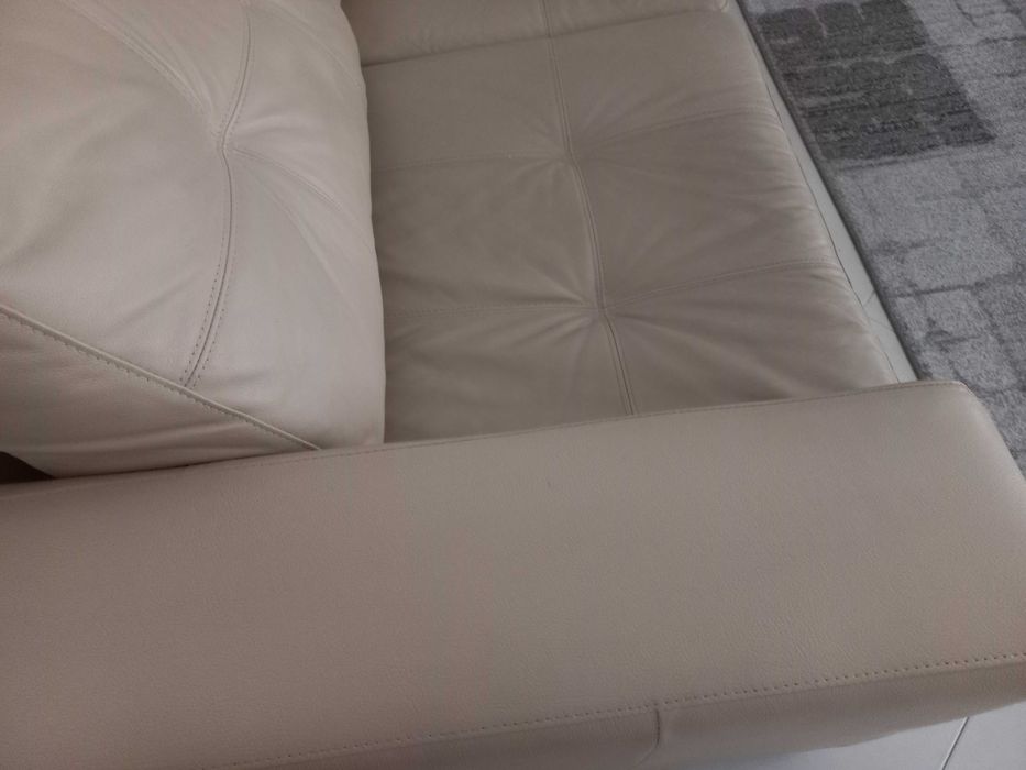 Sofá-cama de 2 lugares , em napa bege