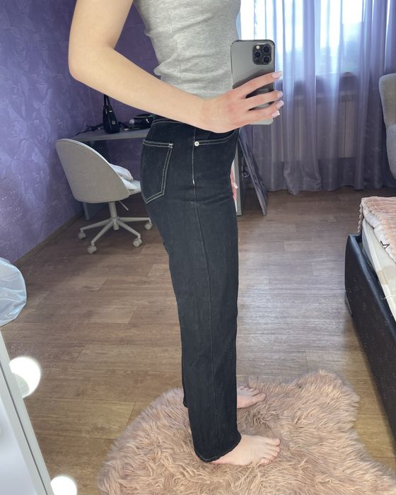 Чёрные джинсы