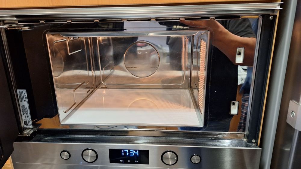 Microondas Teka em Inox