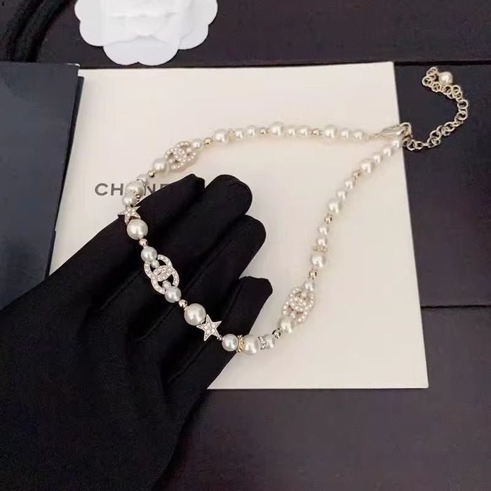 Кольє Chanel, чокер з перлин