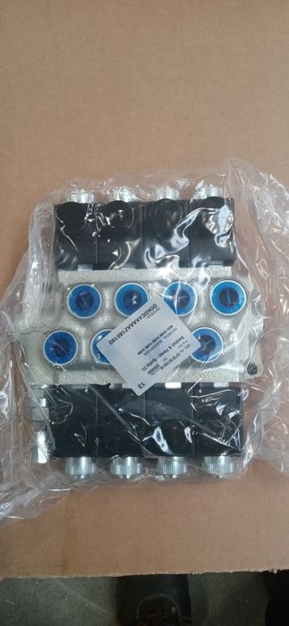 Rozdzielacz hydrauliczny 12V