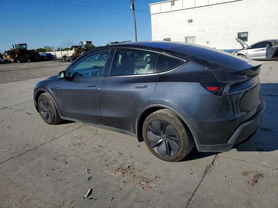 2026 Tesla Model Y Juniper