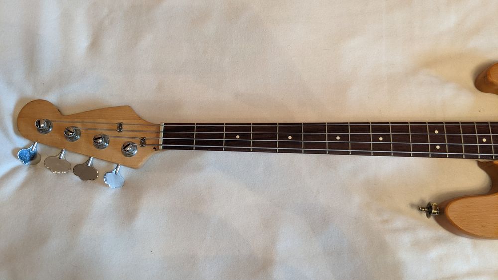 Бас гітара Бас гитара