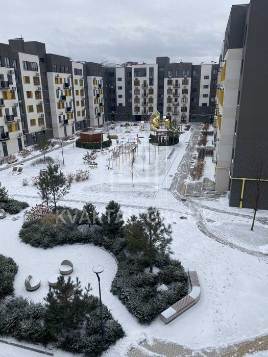 Квартира - студія з газовим опаленням в будинку з ліфтом