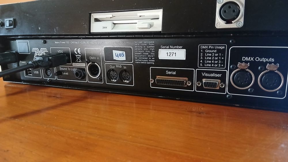 Mesa de luzes DMX Avolites Azure 2004 (original)