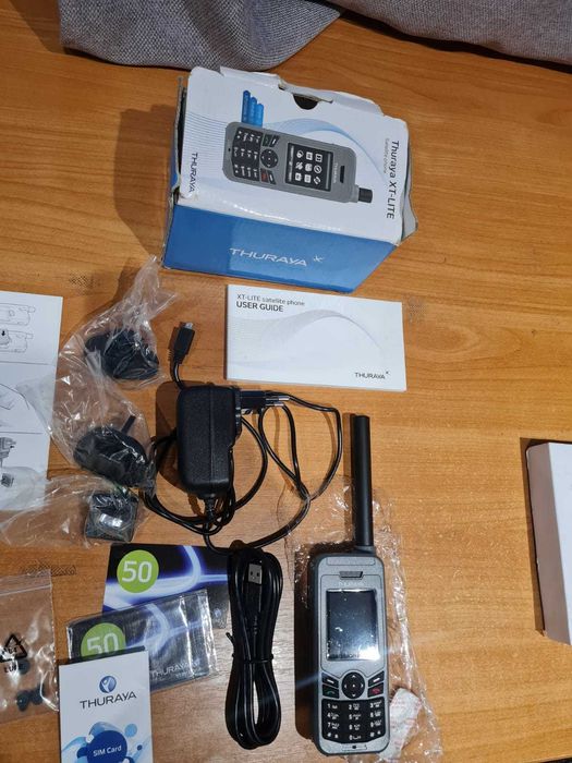 Супутниковий телефон