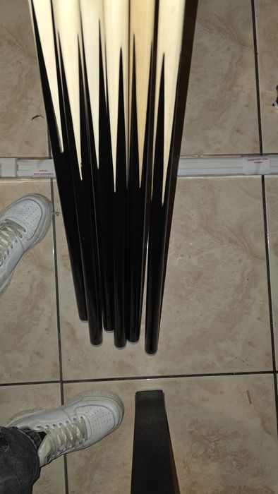 Taco de bilhar/sinuca em madeira com ponteira de couro – Design bicolo