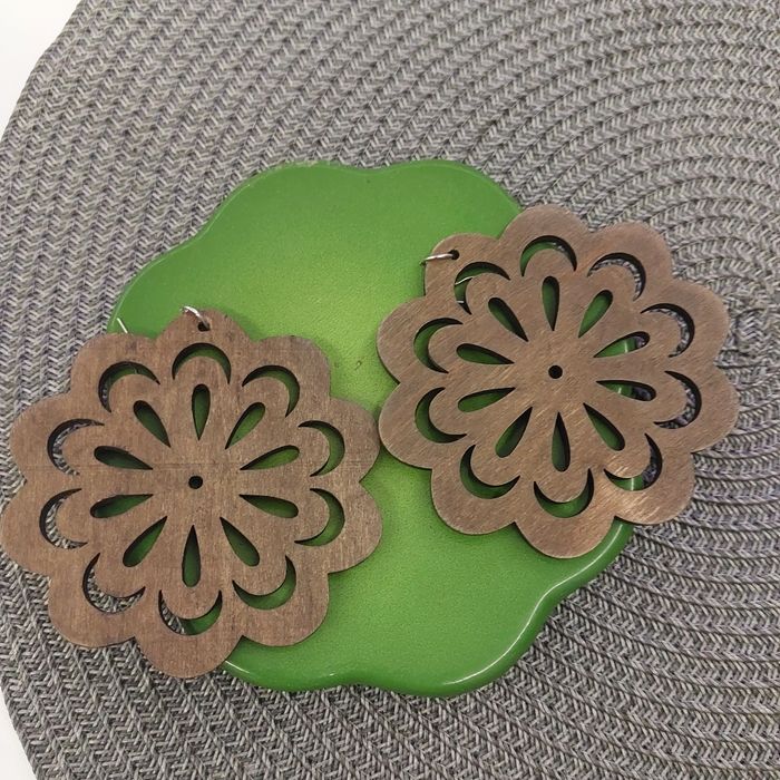 Kolczyki 8 cm brązowe drewniane wiszące boho hand nade