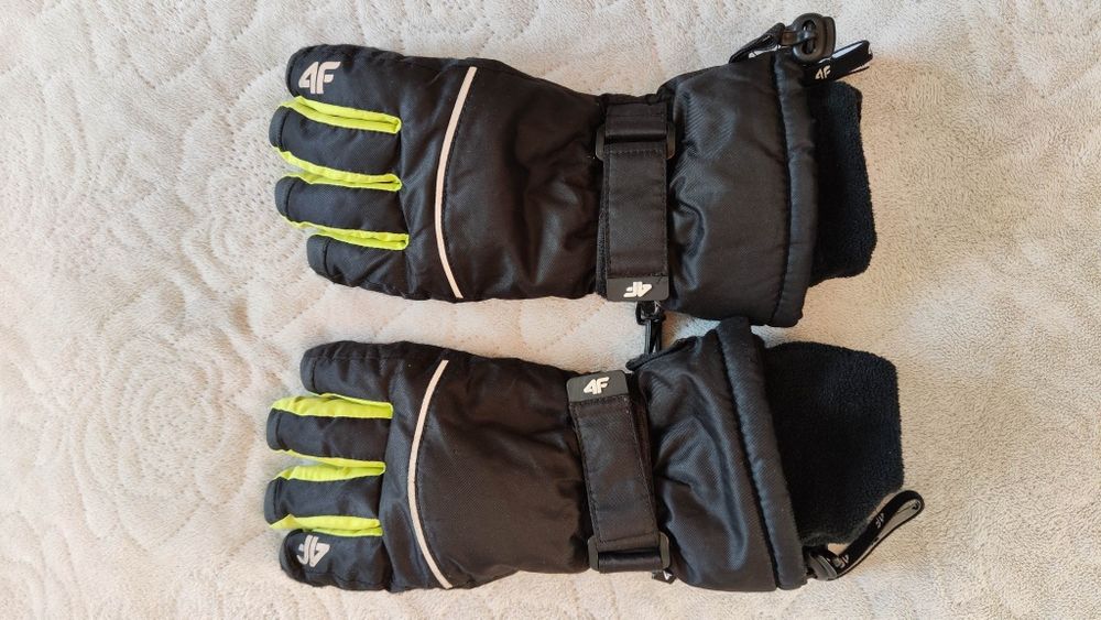 Rękawice narciarskie marki 4F rozm.S/M