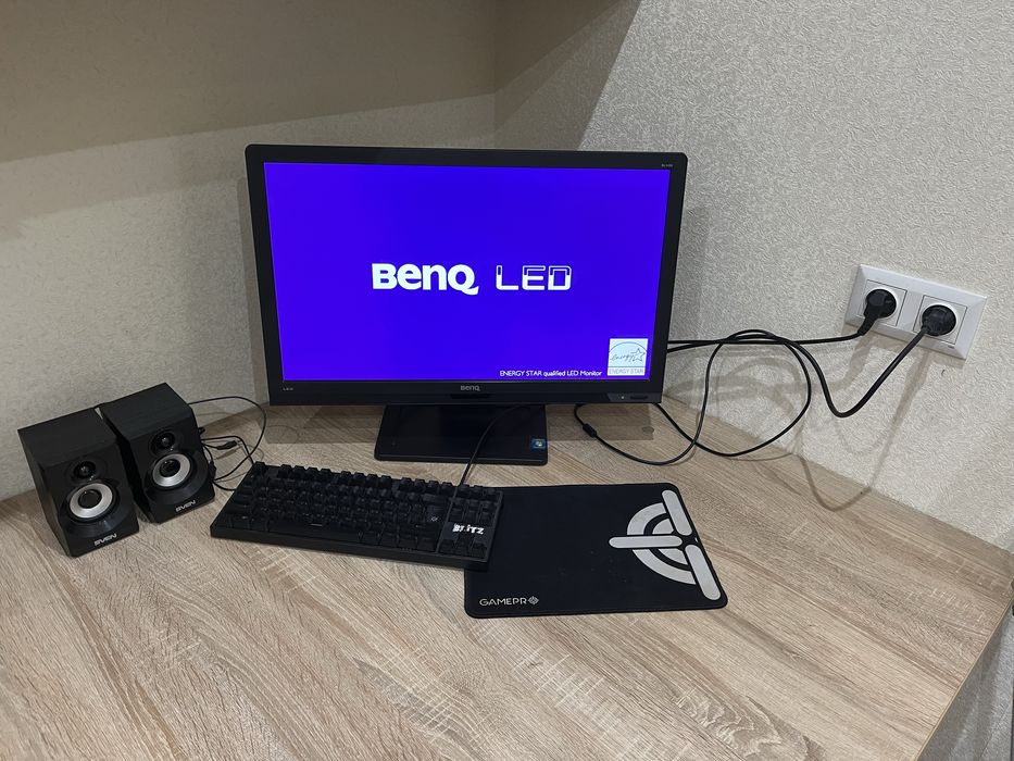 Продам все в зборі компьютер,монітор,клавіатура,динаміки,мишка