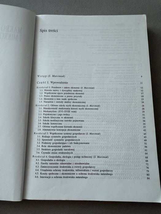 Książka „Makro i mikroekonomia. Podstawowe problemy” PWN