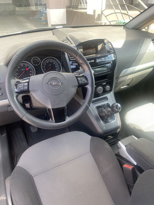 OPEL ZAFIRA 2011 • 7‑osobowa • LPG • 244 000 km •
