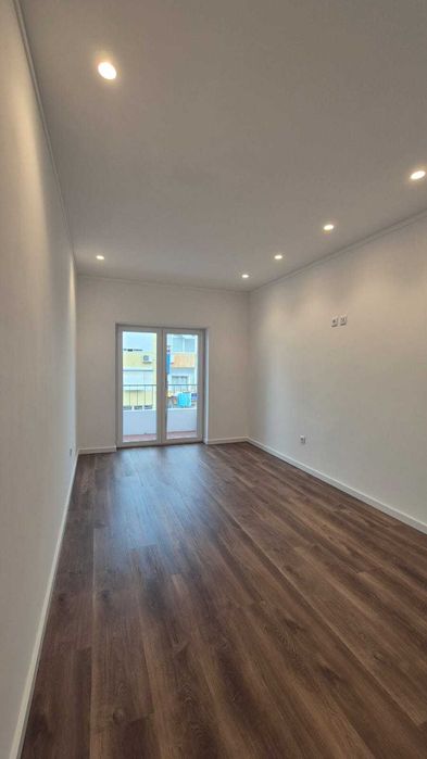 T2+1 Totalmente Remodelado | 71,93m² | 2 Varandas | 1º Andar | Barreiro