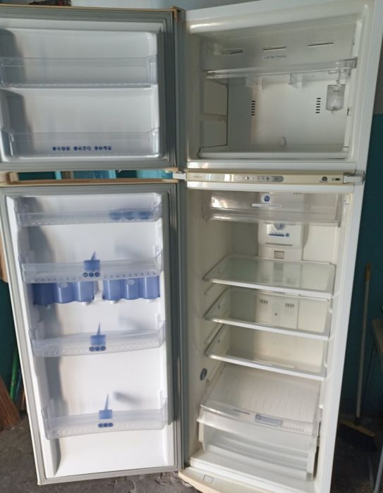 Продам холодильник