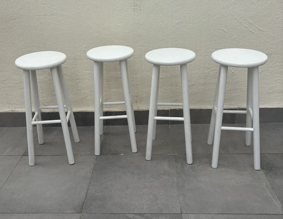4 bancos madeira pintados de branco