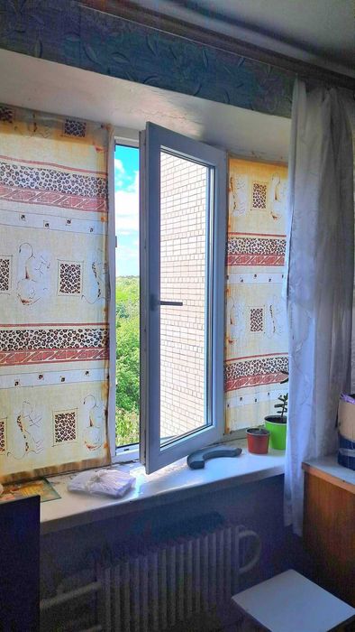 Продам кімнату 13 м2 гуртожиток Голлівуд Чернігів СМ