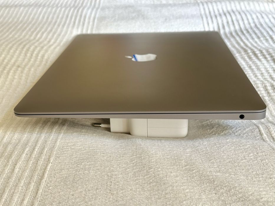 Apple MacBook Air 13” 2020 A2179 + Magic Mouse