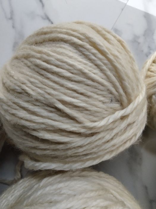 Wełna 100% z odzysku.