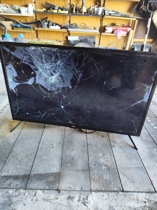 LED Телевізор JVC 32 дюйми на з/ч