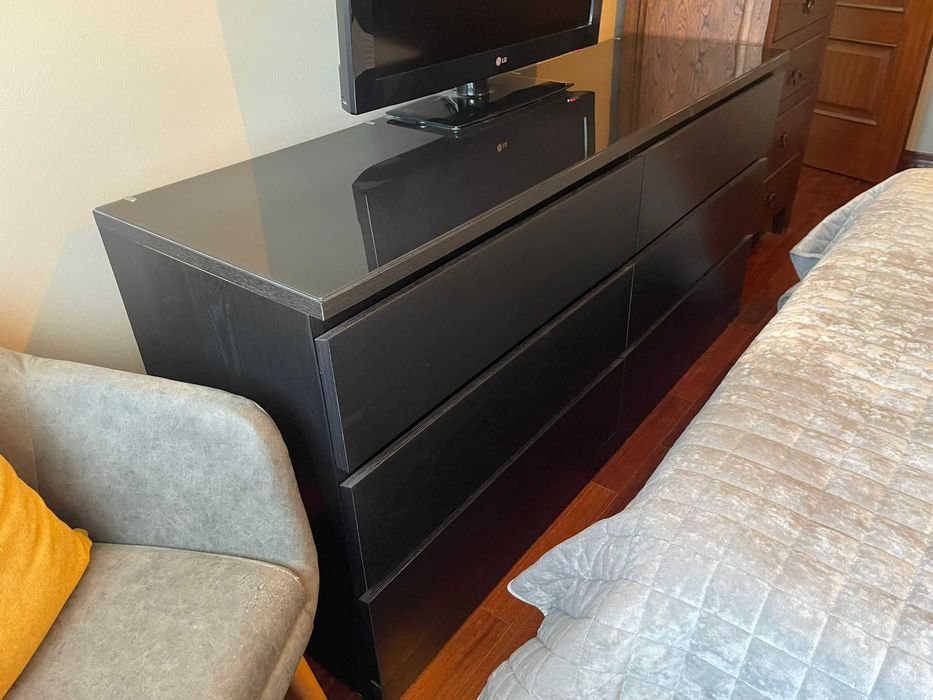 2x Mesas de cabeceira + Cómoda (Conjunto IKEA - MALM)