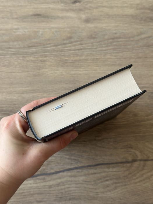 «Моторошне сяйво» Б.Р.Маєрс