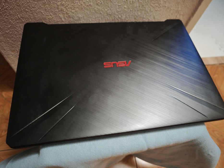 Asus Tuf Gaming  Ryzen 5 32Gb ram 512GB SSD  Radeon RX 560X 17,3"