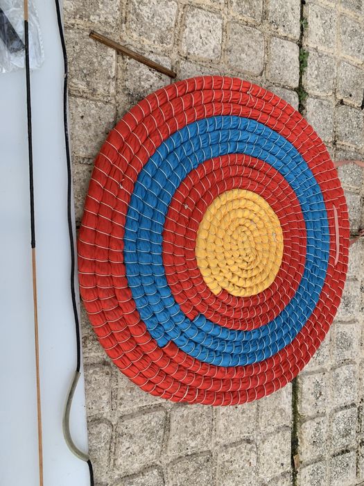 Arco e flecha com material