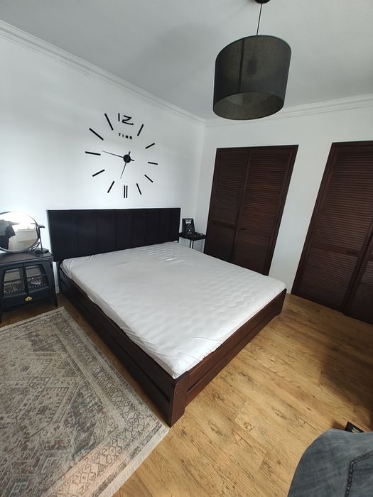 Łóżko z elastycznym stelażem 180x200