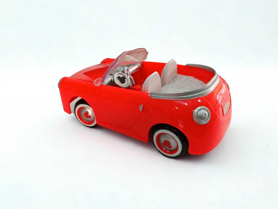 Carro vermelho de brinquedo