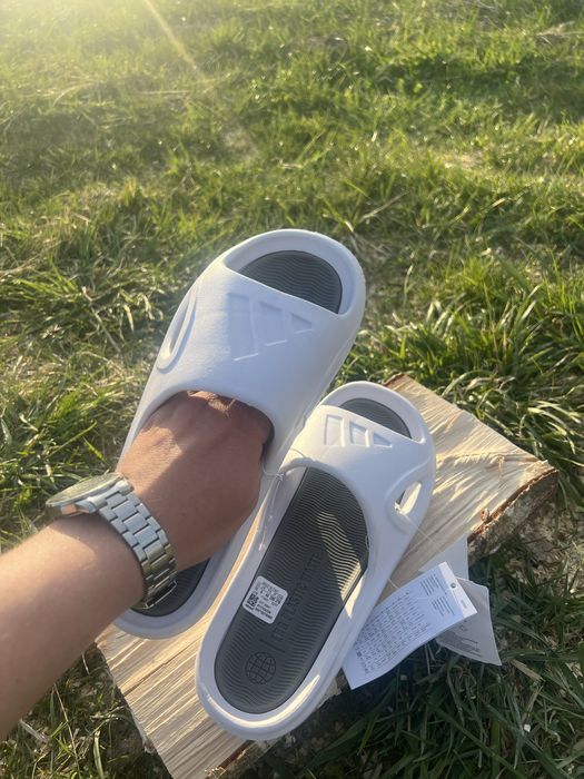 Тапки Adidas 42,43,44 розміри