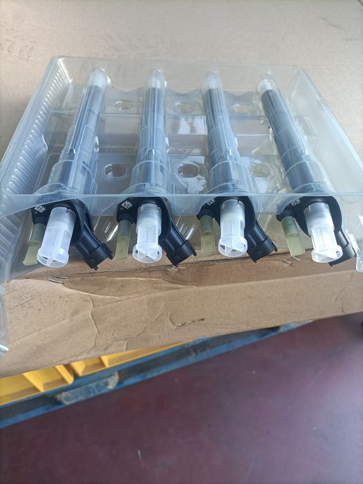 Bosch Fuel Injectors for Fuso