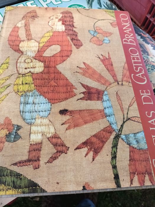 Livro sobre as colchas de Castelo Branco