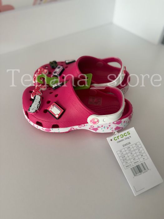 Крокси рожеві яскраві для дівчинки з джибітсами Барбі Crocs Barbie clog classic original C8 C9 C10 C11 C12 C13 J1 J2 J3