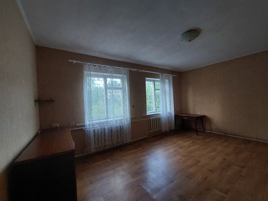 Люботин!Продам часть дома.Центр.