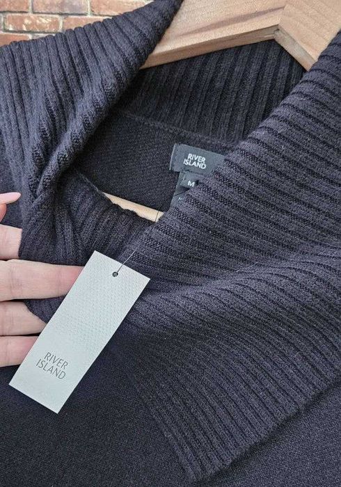 Асимметричный черный свитер River Island с горловиной, р. М/l
