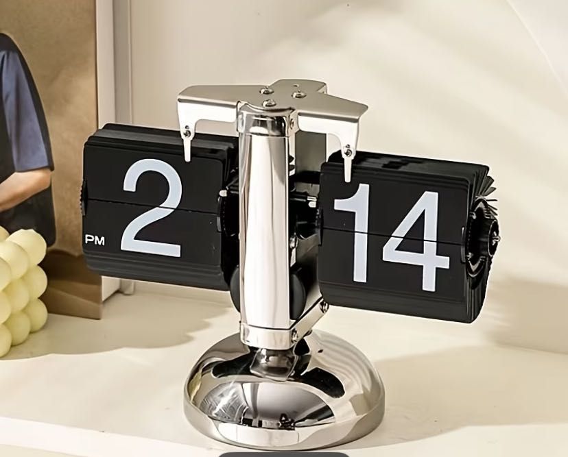 Vintage zegarek z przeskakującymi cyframi