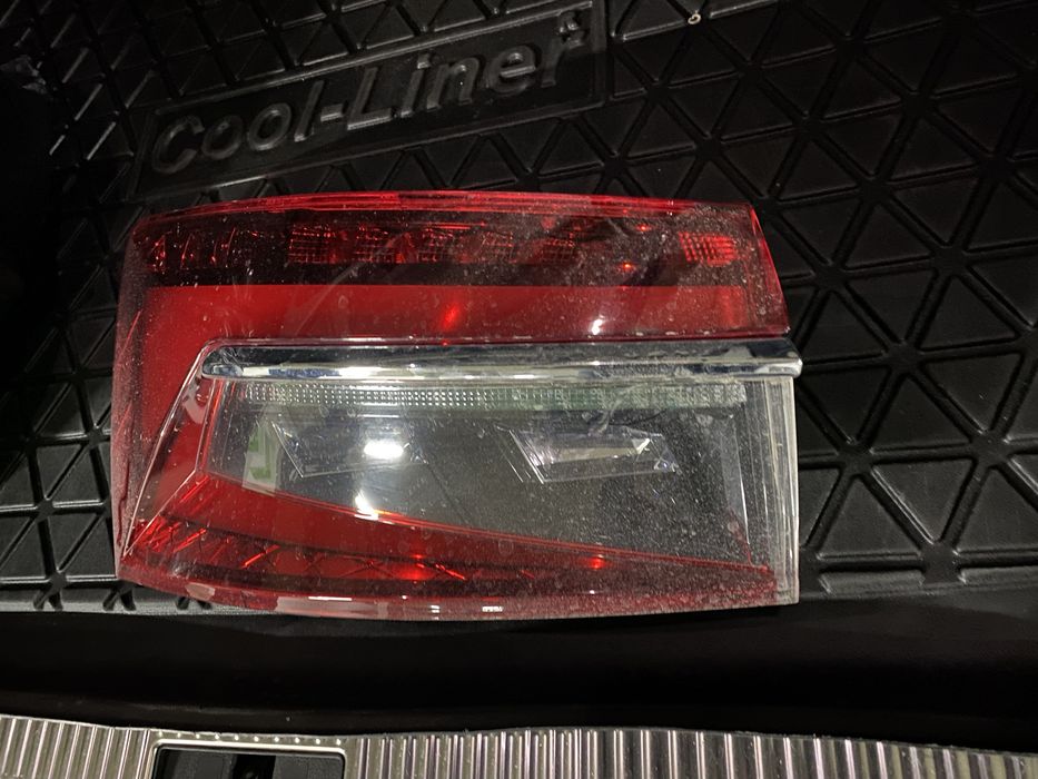 Фара Skoda Superb