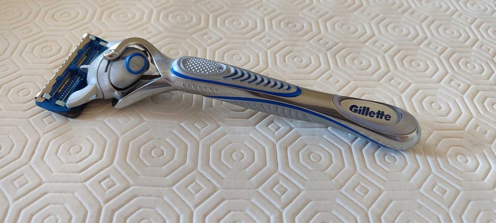Gillette SkinGuard (compatível com várias lâminas)