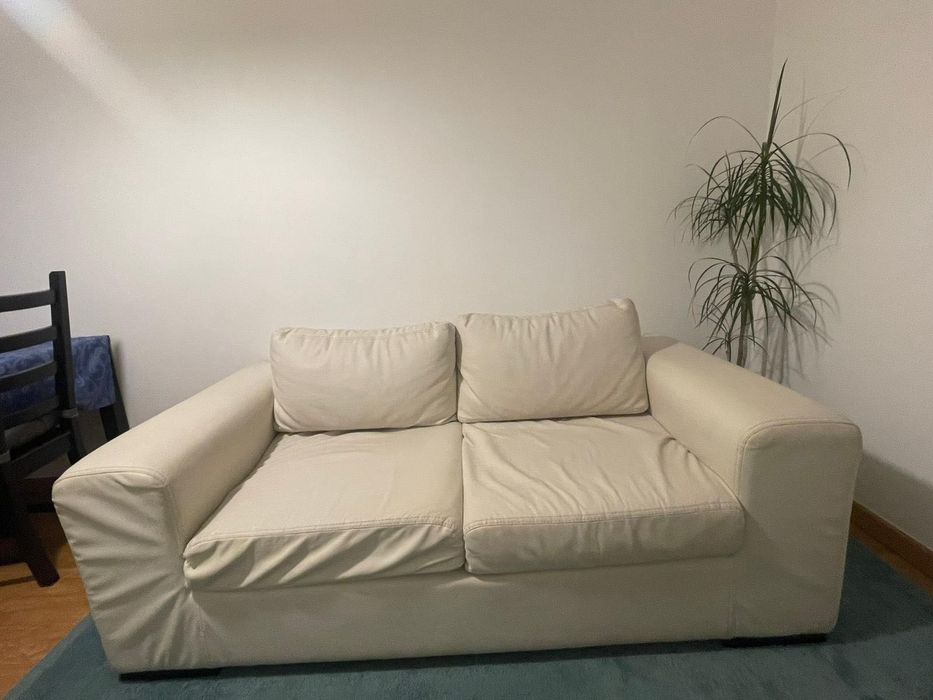 Sofá  branco 2 lugares extra largo