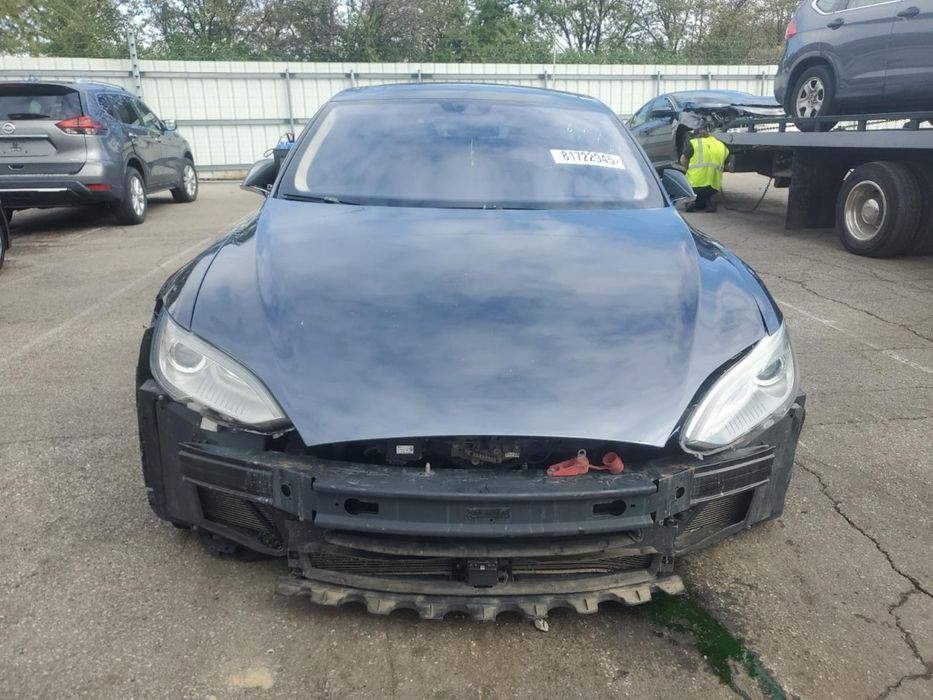 Капот Tesla S P85D 2015 рік PMNG