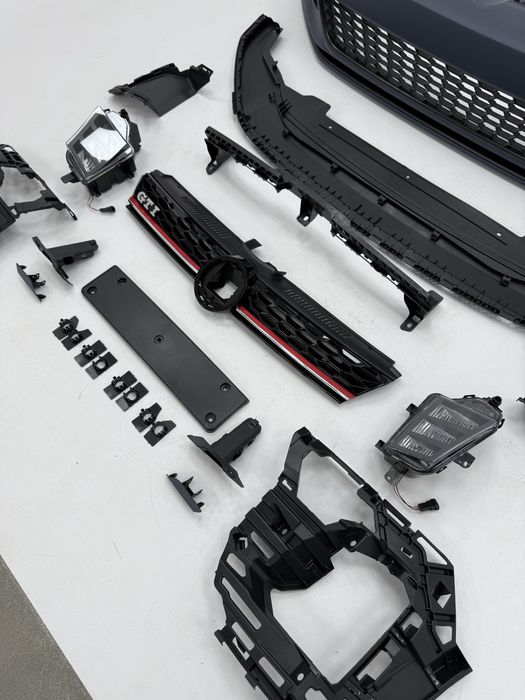 Бампер передній Volkswagen Golf 7.5 (2017-2020) Стиль Gti