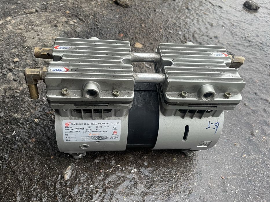 Безмасляний повітряний компресор 220V / 500W, тихий, справний