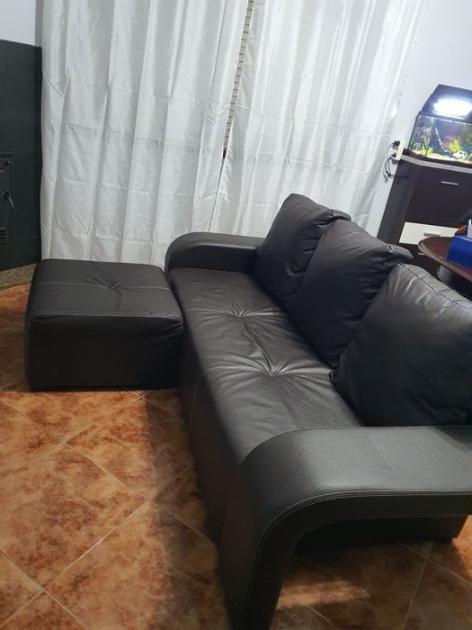 Sofá castanho escuro