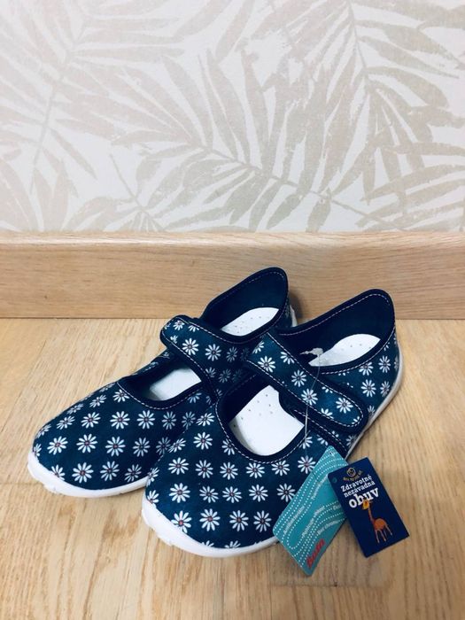 Тапочки на дівчинку.