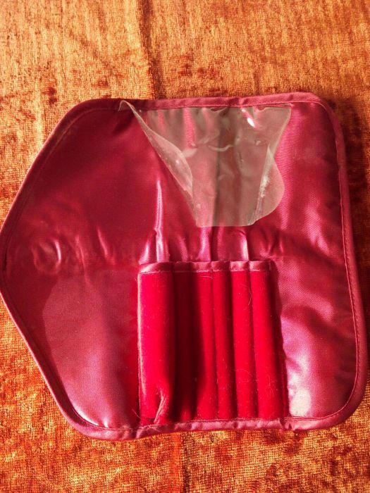 Bolsa para pincéis de rosto (maquilhagem) ou artísticos (pintura)