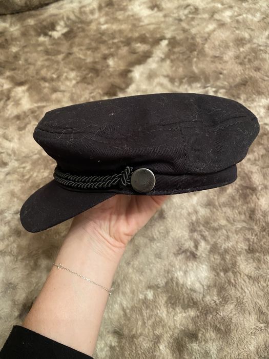 Продам кепи H&M