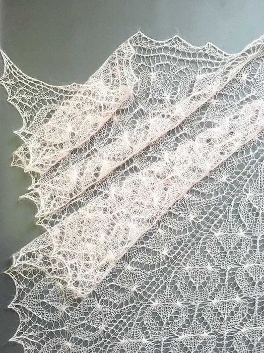 Ніжно-рожева шаль з кід мохеру на шовкові