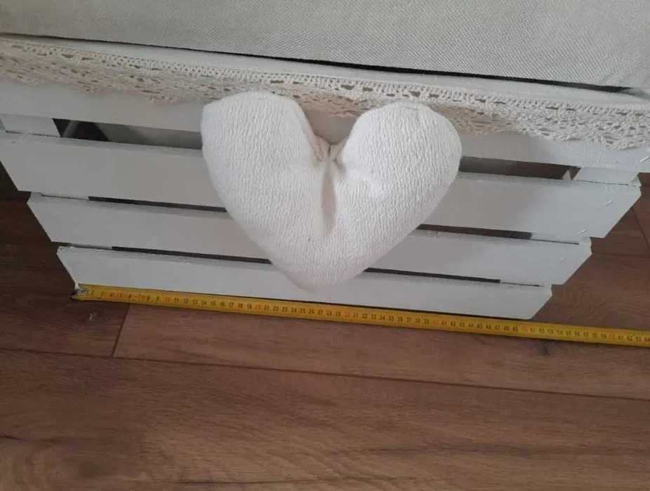 Puf siedzisko ze skrzynki biało kremowe duże HANDMADE